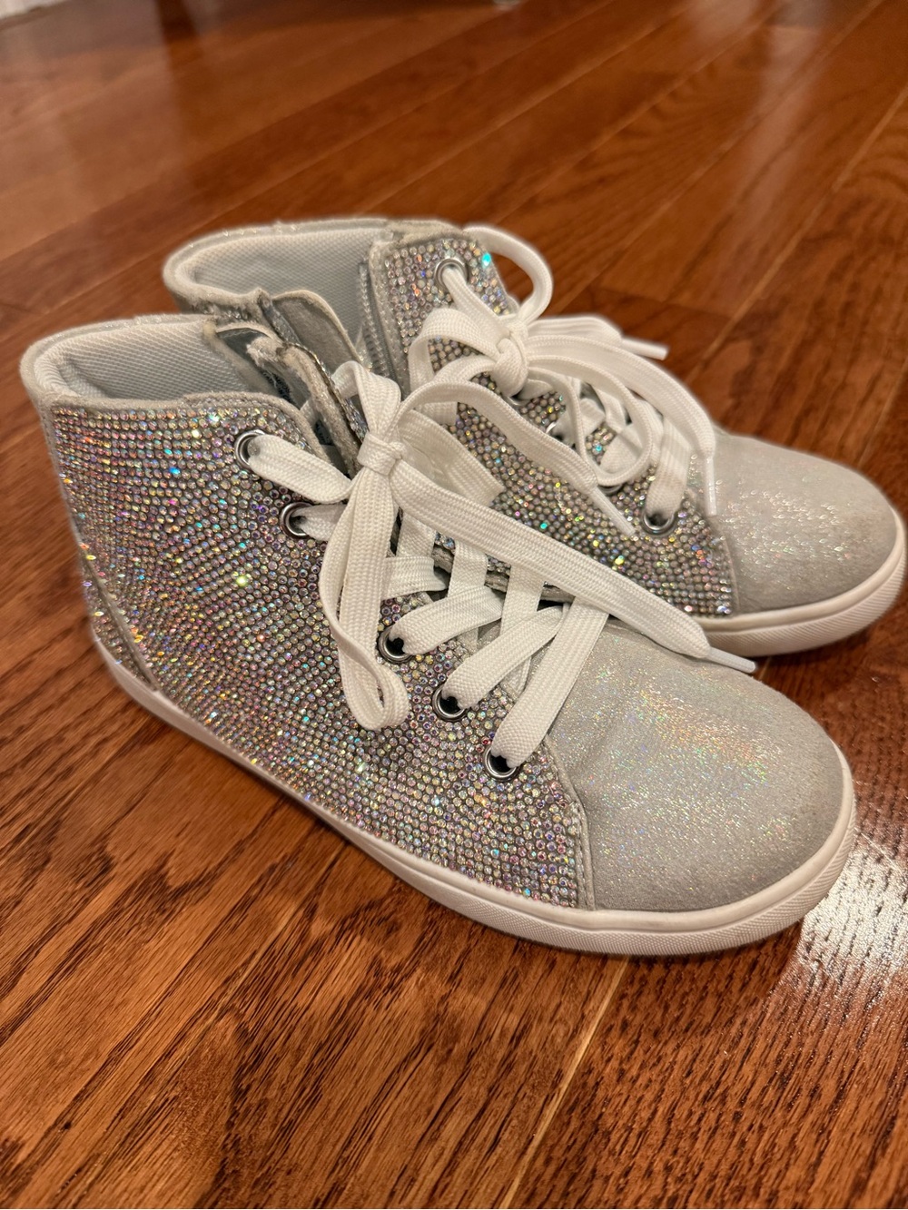Nina Girls' Iridescent Sparkle High-Top Sneakers - White/Silver worn once